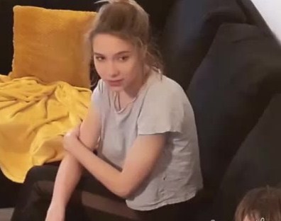 Crot Inside Saat Ngentot Abg Di Sofa